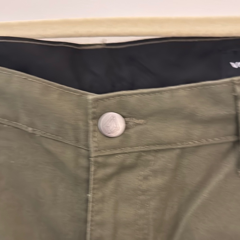 Volcom Green Chinos Slim Fit Modern Style Size 32 - Picture 3 of 7